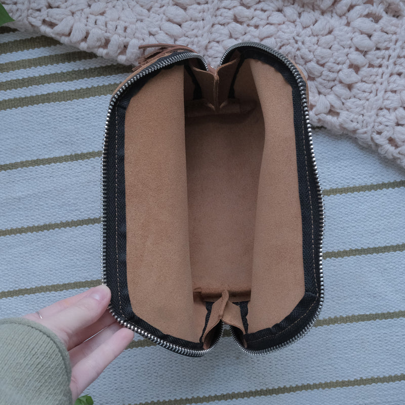 Leather Notions Zip  Mini Travel Make-Up Bag – Thread and Maple