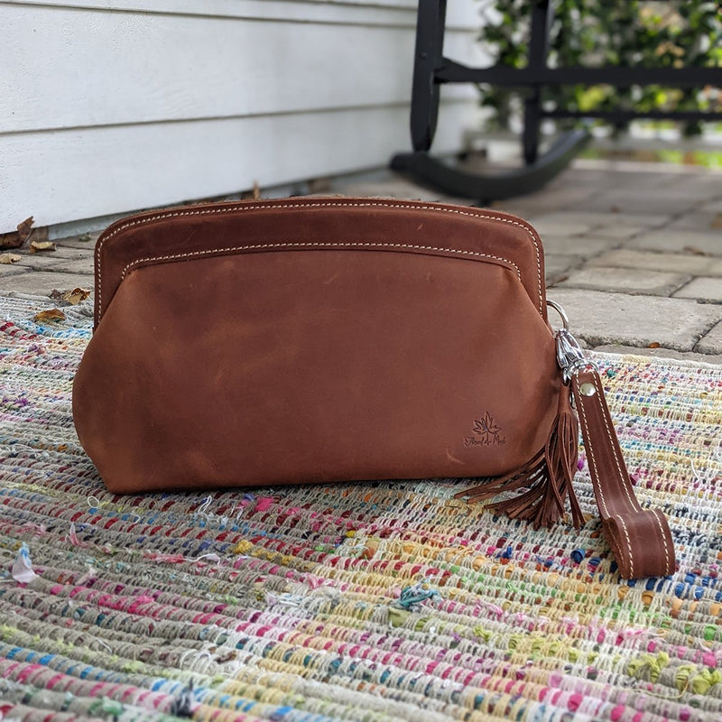 Leather Pochette – Thread and Maple